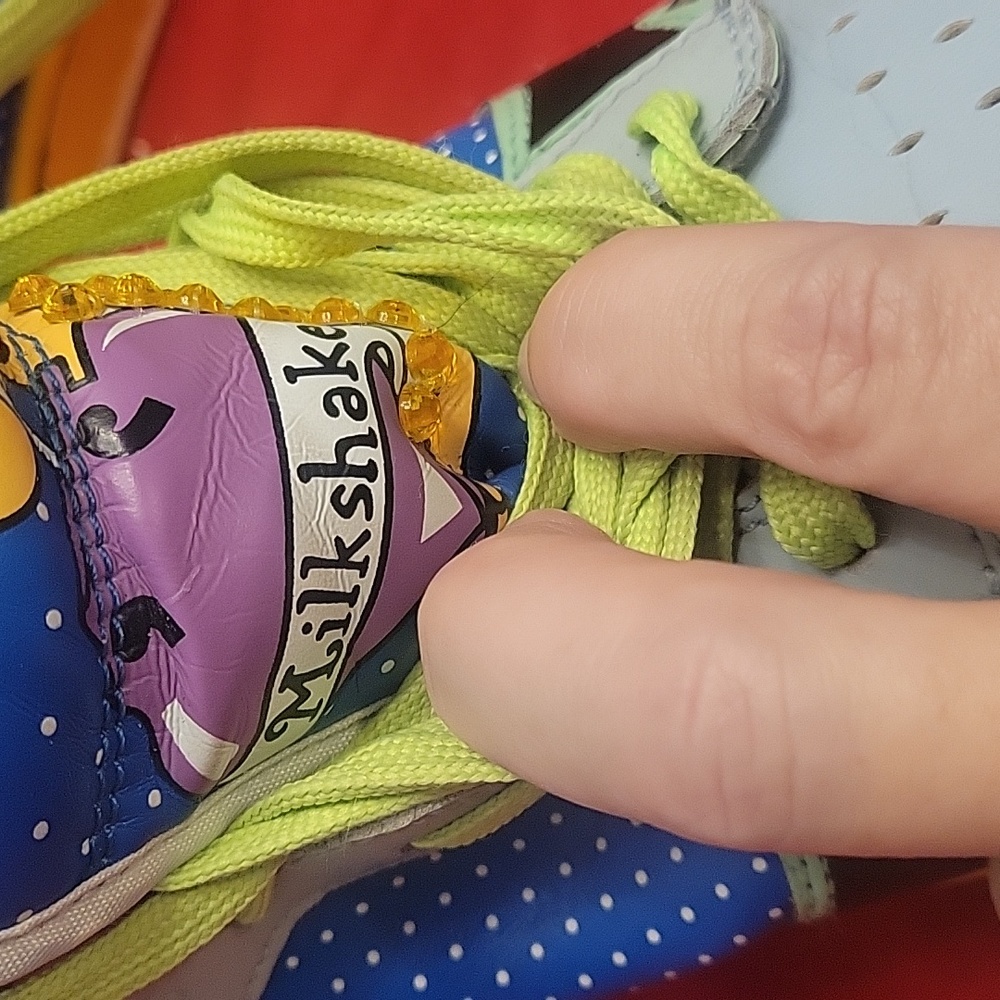 *RARE* Colorful Betty Boop Toon High-Top Sneakers - Picture 3 of 11